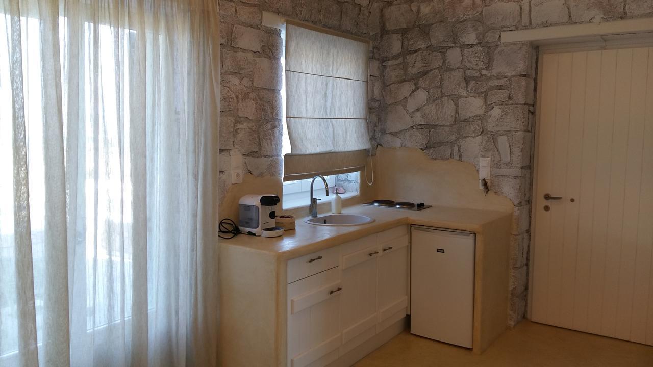 Milo Milo Suites Mandrakia Exterior foto